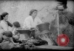 Standbild Wasser Punkt Italien, 1945, aus Sekunde 27 historischem Filmmaterial Videoclip 65675053882