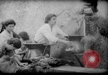 Standbild Wasser Punkt Italien, 1945, aus Sekunde 28 historischem Filmmaterial Videoclip 65675053882