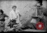 Standbild Wasser Punkt Italien, 1945, aus Sekunde 37 historischem Filmmaterial Videoclip 65675053882