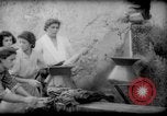 Standbild Wasser Punkt Italien, 1945, aus Sekunde 40 historischem Filmmaterial Videoclip 65675053882