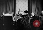 Immagine di Papa Pio XII benedice le truppe britanniche Roma Italia, 1944, secondo 26 filmato di repertorio 65675053883