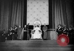 Immagine di Papa Pio XII benedice le truppe britanniche Roma Italia, 1944, secondo 40 filmato di repertorio 65675053883