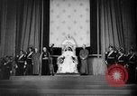 Immagine di Papa Pio XII benedice le truppe britanniche Roma Italia, 1944, secondo 56 filmato di repertorio 65675053883