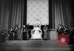Immagine di Papa Pio XII benedice le truppe britanniche Roma Italia, 1944, secondo 58 filmato di repertorio 65675053883