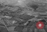 Standbild Bombenexplosionen SAINT MALO FRANKREICH, 1944, aus Sekunde 13 historischem Filmmaterial Videoclip 65675053894