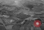 Standbild Bombenexplosionen SAINT MALO FRANKREICH, 1944, aus Sekunde 14 historischem Filmmaterial Videoclip 65675053894
