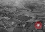 Standbild Bombenexplosionen SAINT MALO FRANKREICH, 1944, aus Sekunde 15 historischem Filmmaterial Videoclip 65675053894