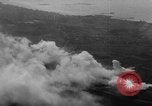 Standbild Bombenexplosionen SAINT MALO FRANKREICH, 1944, aus Sekunde 20 historischem Filmmaterial Videoclip 65675053894