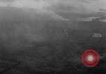 Standbild Bombenexplosionen SAINT MALO FRANKREICH, 1944, aus Sekunde 23 historischem Filmmaterial Videoclip 65675053894