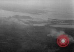 Standbild Bombenexplosionen SAINT MALO FRANKREICH, 1944, aus Sekunde 27 historischem Filmmaterial Videoclip 65675053894