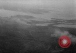Standbild Bombenexplosionen SAINT MALO FRANKREICH, 1944, aus Sekunde 28 historischem Filmmaterial Videoclip 65675053894