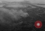 Standbild Bombenexplosionen SAINT MALO FRANKREICH, 1944, aus Sekunde 30 historischem Filmmaterial Videoclip 65675053894
