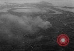 Standbild Bombenexplosionen SAINT MALO FRANKREICH, 1944, aus Sekunde 33 historischem Filmmaterial Videoclip 65675053894