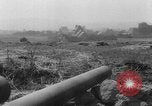 Standbild Bombenexplosionen SAINT MALO FRANKREICH, 1944, aus Sekunde 14 historischem Filmmaterial Videoclip 65675053895