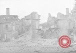 Standbild Bombenexplosionen SAINT MALO FRANKREICH, 1944, aus Sekunde 18 historischem Filmmaterial Videoclip 65675053895