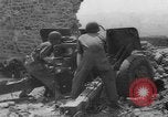 Standbild Bombenexplosionen SAINT MALO FRANKREICH, 1944, aus Sekunde 21 historischem Filmmaterial Videoclip 65675053895
