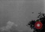 Standbild Bombenexplosionen SAINT MALO FRANKREICH, 1944, aus Sekunde 28 historischem Filmmaterial Videoclip 65675053895