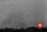 Standbild Bombenexplosionen SAINT MALO FRANKREICH, 1944, aus Sekunde 31 historischem Filmmaterial Videoclip 65675053895