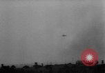 Standbild Bombenexplosionen SAINT MALO FRANKREICH, 1944, aus Sekunde 32 historischem Filmmaterial Videoclip 65675053895