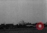Standbild Bombenexplosionen SAINT MALO FRANKREICH, 1944, aus Sekunde 36 historischem Filmmaterial Videoclip 65675053895