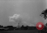 Standbild Bombenexplosionen SAINT MALO FRANKREICH, 1944, aus Sekunde 37 historischem Filmmaterial Videoclip 65675053895