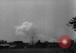 Standbild Bombenexplosionen SAINT MALO FRANKREICH, 1944, aus Sekunde 38 historischem Filmmaterial Videoclip 65675053895