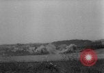 Standbild Bombenexplosionen SAINT MALO FRANKREICH, 1944, aus Sekunde 53 historischem Filmmaterial Videoclip 65675053895
