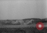 Standbild Bombenexplosionen SAINT MALO FRANKREICH, 1944, aus Sekunde 54 historischem Filmmaterial Videoclip 65675053895