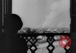 Standbild Bombenexplosionen SAINT MALO FRANKREICH, 1944, aus Sekunde 15 historischem Filmmaterial Videoclip 65675053896