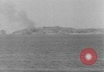 Standbild Bombenexplosionen SAINT MALO FRANKREICH, 1944, aus Sekunde 19 historischem Filmmaterial Videoclip 65675053896