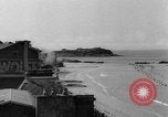 Standbild Bombenexplosionen SAINT MALO FRANKREICH, 1944, aus Sekunde 23 historischem Filmmaterial Videoclip 65675053896