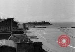Standbild Bombenexplosionen SAINT MALO FRANKREICH, 1944, aus Sekunde 24 historischem Filmmaterial Videoclip 65675053896
