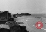 Standbild Bombenexplosionen SAINT MALO FRANKREICH, 1944, aus Sekunde 25 historischem Filmmaterial Videoclip 65675053896