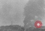 Standbild Bombenexplosionen SAINT MALO FRANKREICH, 1944, aus Sekunde 41 historischem Filmmaterial Videoclip 65675053896