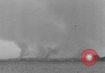 Standbild Bombenexplosionen SAINT MALO FRANKREICH, 1944, aus Sekunde 46 historischem Filmmaterial Videoclip 65675053896