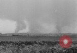 Standbild Bombenexplosionen SAINT MALO FRANKREICH, 1944, aus Sekunde 50 historischem Filmmaterial Videoclip 65675053896