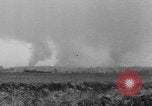 Standbild Bombenexplosionen SAINT MALO FRANKREICH, 1944, aus Sekunde 51 historischem Filmmaterial Videoclip 65675053896