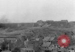 Standbild Bombenexplosionen SAINT MALO FRANKREICH, 1944, aus Sekunde 52 historischem Filmmaterial Videoclip 65675053896