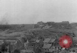 Standbild Bombenexplosionen SAINT MALO FRANKREICH, 1944, aus Sekunde 55 historischem Filmmaterial Videoclip 65675053896