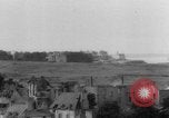 Standbild Bombenexplosionen SAINT MALO FRANKREICH, 1944, aus Sekunde 59 historischem Filmmaterial Videoclip 65675053896