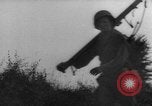 Standbild USA Soldaten SAINT MALO FRANKREICH, 1944, aus Sekunde 23 historischem Filmmaterial Videoclip 65675053897