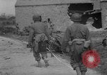 Standbild USA Soldaten SAINT MALO FRANKREICH, 1944, aus Sekunde 27 historischem Filmmaterial Videoclip 65675053897