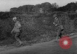 Standbild USA Soldaten SAINT MALO FRANKREICH, 1944, aus Sekunde 44 historischem Filmmaterial Videoclip 65675053897