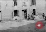 Standbild USA Soldaten SAINT MALO FRANKREICH, 1944, aus Sekunde 54 historischem Filmmaterial Videoclip 65675053897