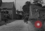 Standbild USA Soldaten SAINT MALO FRANKREICH, 1944, aus Sekunde 58 historischem Filmmaterial Videoclip 65675053897