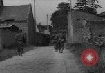 Standbild USA Soldaten SAINT MALO FRANKREICH, 1944, aus Sekunde 60 historischem Filmmaterial Videoclip 65675053897