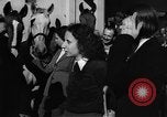 Standbild Reiten Akademie München Deutschland, 1947, aus Sekunde 20 historischem Filmmaterial Videoclip 65675053909