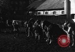 Standbild Reiten Akademie München Deutschland, 1947, aus Sekunde 27 historischem Filmmaterial Videoclip 65675053909