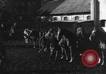 Standbild Reiten Akademie München Deutschland, 1947, aus Sekunde 33 historischem Filmmaterial Videoclip 65675053909