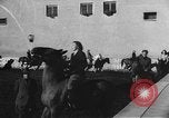 Standbild Reiten Akademie München Deutschland, 1947, aus Sekunde 37 historischem Filmmaterial Videoclip 65675053909